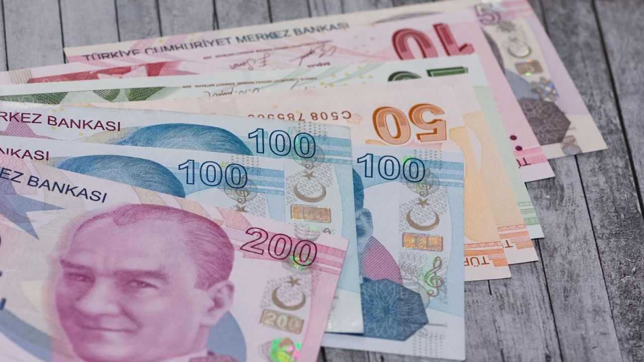 Parasını cebinde değil bankada tutana çift aylık birden! Maaş gibi ödenecek