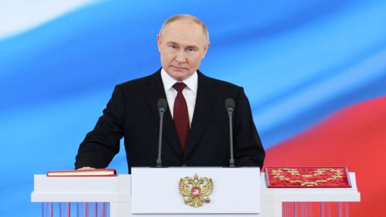 Rusya’da beşinci kez başkan olan Putin dönemi resmen başladı