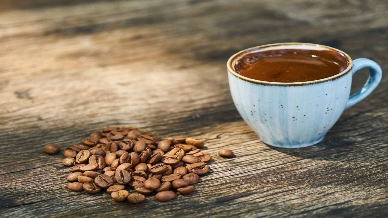 Sabun gibi köpüren kahvenin sırrı bundaymış! Ünlü kahveciler hep böyle yapıyor