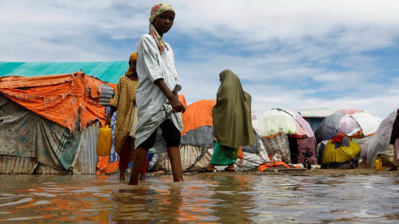 Somalia'da şiddetli yağışlar sonucu binlerce kişi evini terk etti