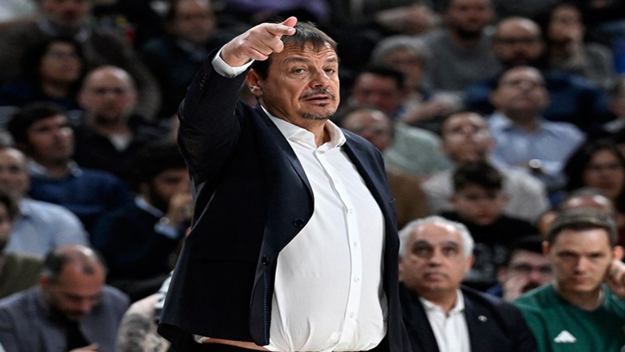 THY EuroLeague Final Four öncesi gerginlik: Ergin Ataman ve Fenerbahçeli taraftarlar arasında otel önünde gerilim
