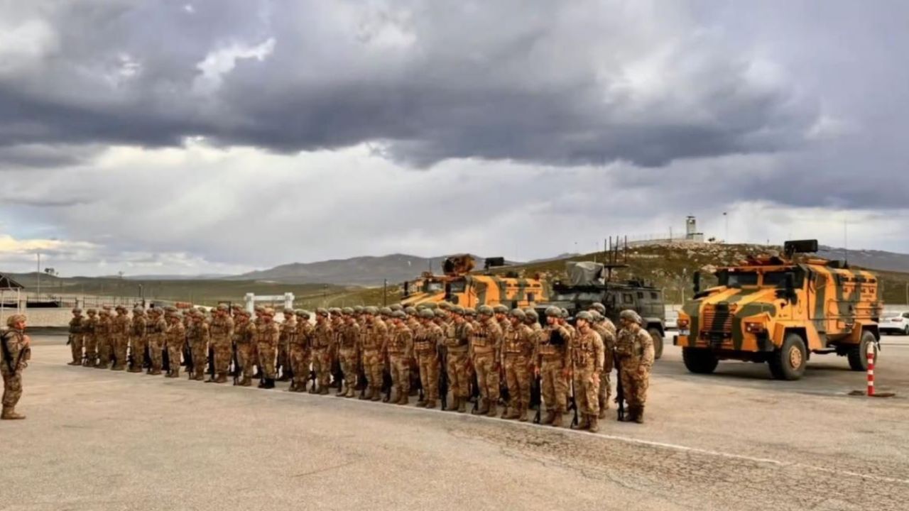 4 ilde eş zamanlı operasyon! 63 göçmen kaçakçılığı organizatörü yakalandı