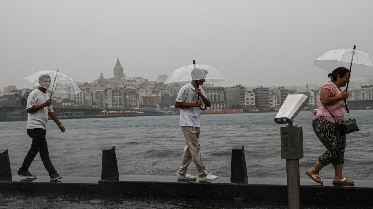 AKOM'dan İstanbul'a kuvvetli sağanak uyarısı