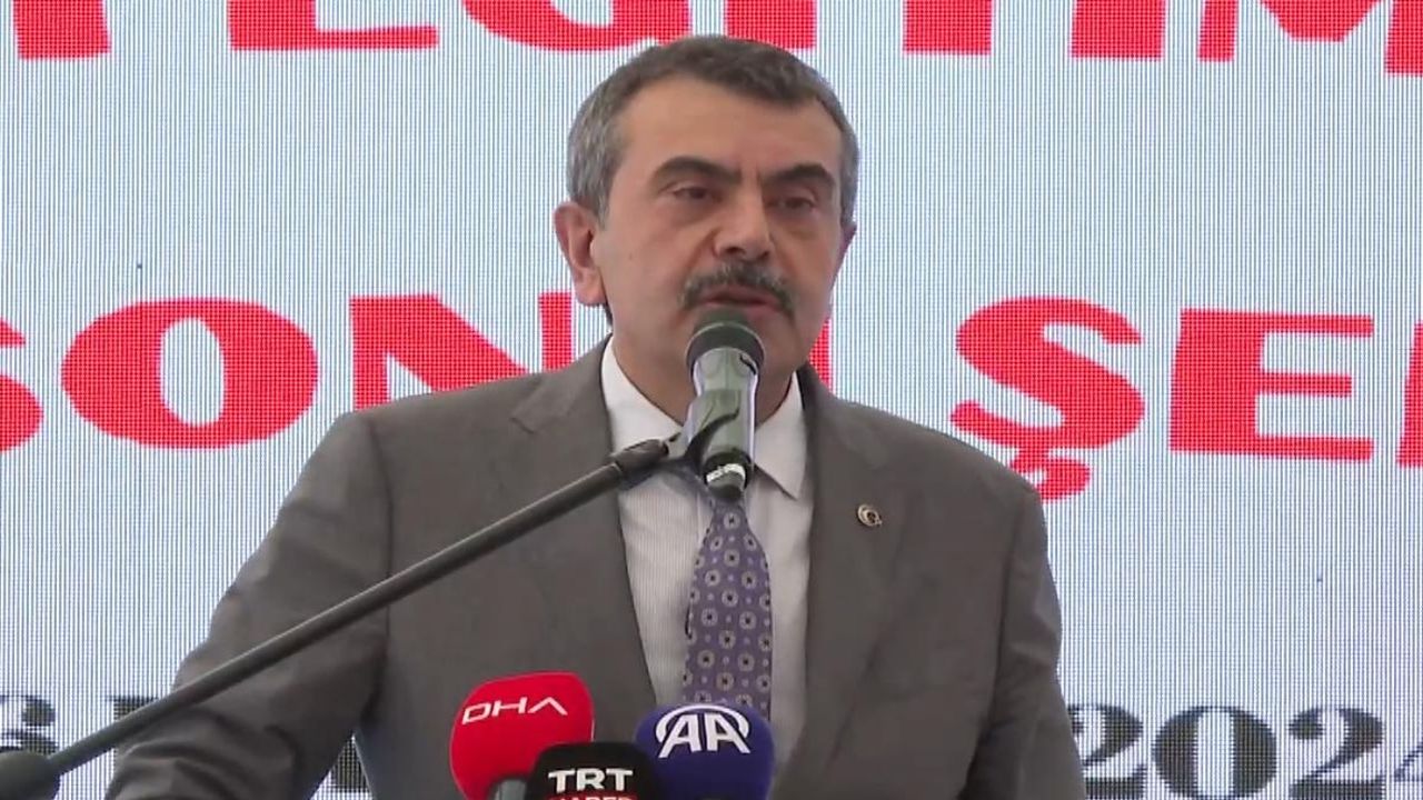 Bakan Tekin’den müfredat değişikliği eleştirilerine yanıt! “Çocuklarımızın becerilerini geliştirmek için müfredatı değiştirdik”