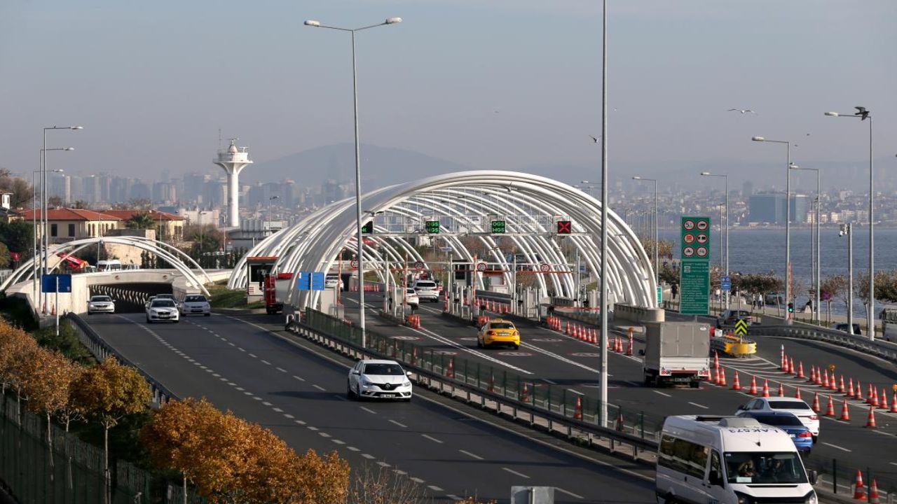 Bakan Uraloğlu duyurdu! İstanbul Avrasya Tüneli'nde günlük geçiş rekoru kırıldı   