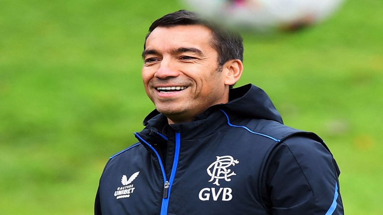 Beşiktaş’ın yeni Teknik Direktörü Giovanni van Bronckhorst, yarın Türkiye’de