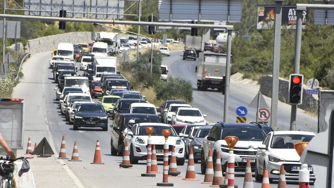 Bodrum'a Kurban Bayramı tatilci akını! 175 bin araç giriş yaptı, nüfus 1 milyonu aşacak