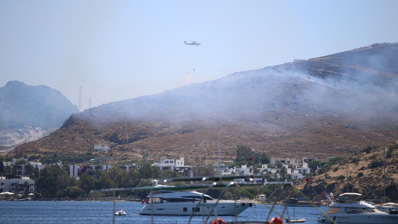 Bodrum’da otlak alandaki yangın kontrol altına alınarak söndürüldü 