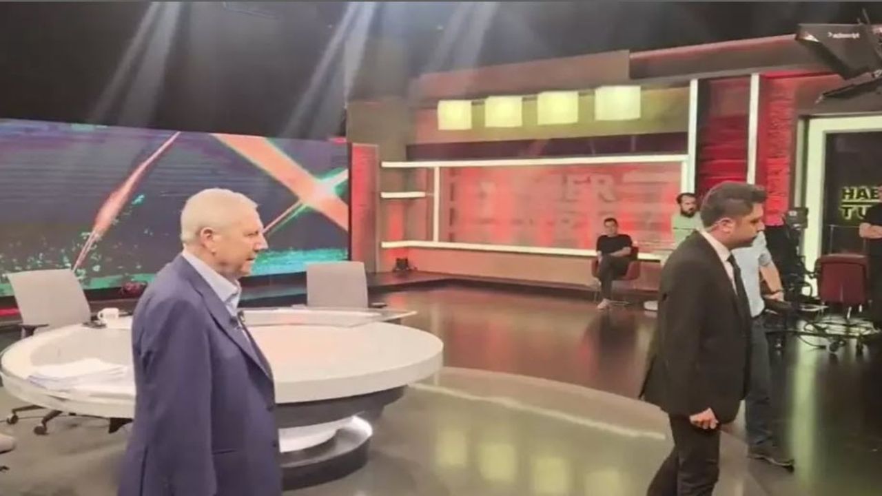 Canlı yayında şok gerginlik: Acun Ilıcalı'nın Aziz Yıldırım'a bakışları dikkat çekti!