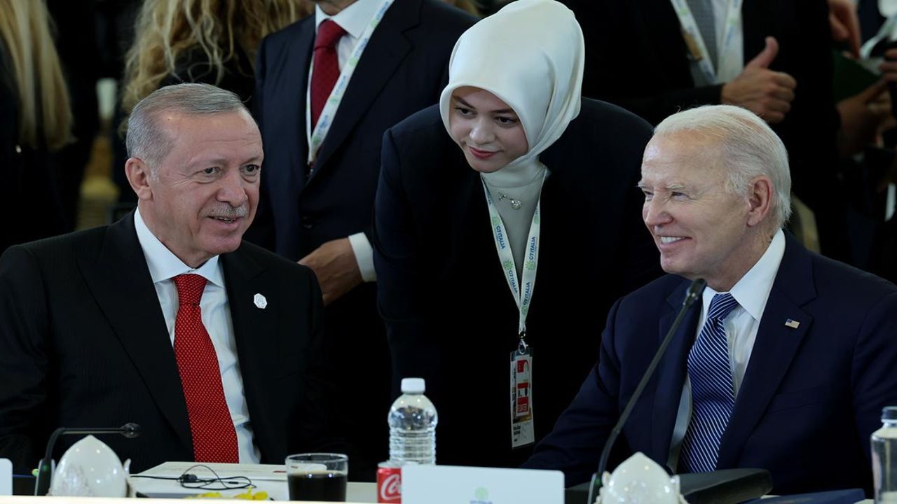 Cumhurbaşkanı Erdoğan G7 Liderler Zirvesi’nde yoğun diplomasi trafiği yaşadı! Biden ile yan yana oturdu