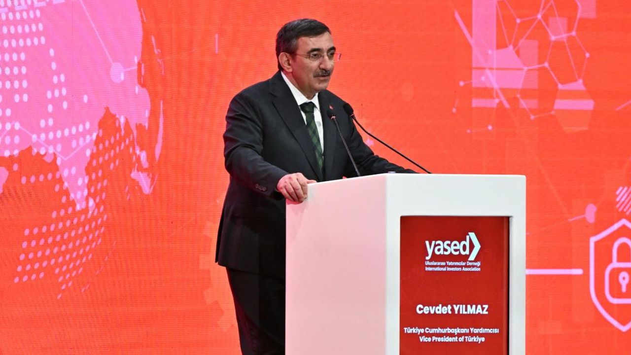 Cumhurbaşkanı Yardımcısı Cevdet Yılmaz: "Türkiye'ye yapılan yatırımlar kazandırıyor"