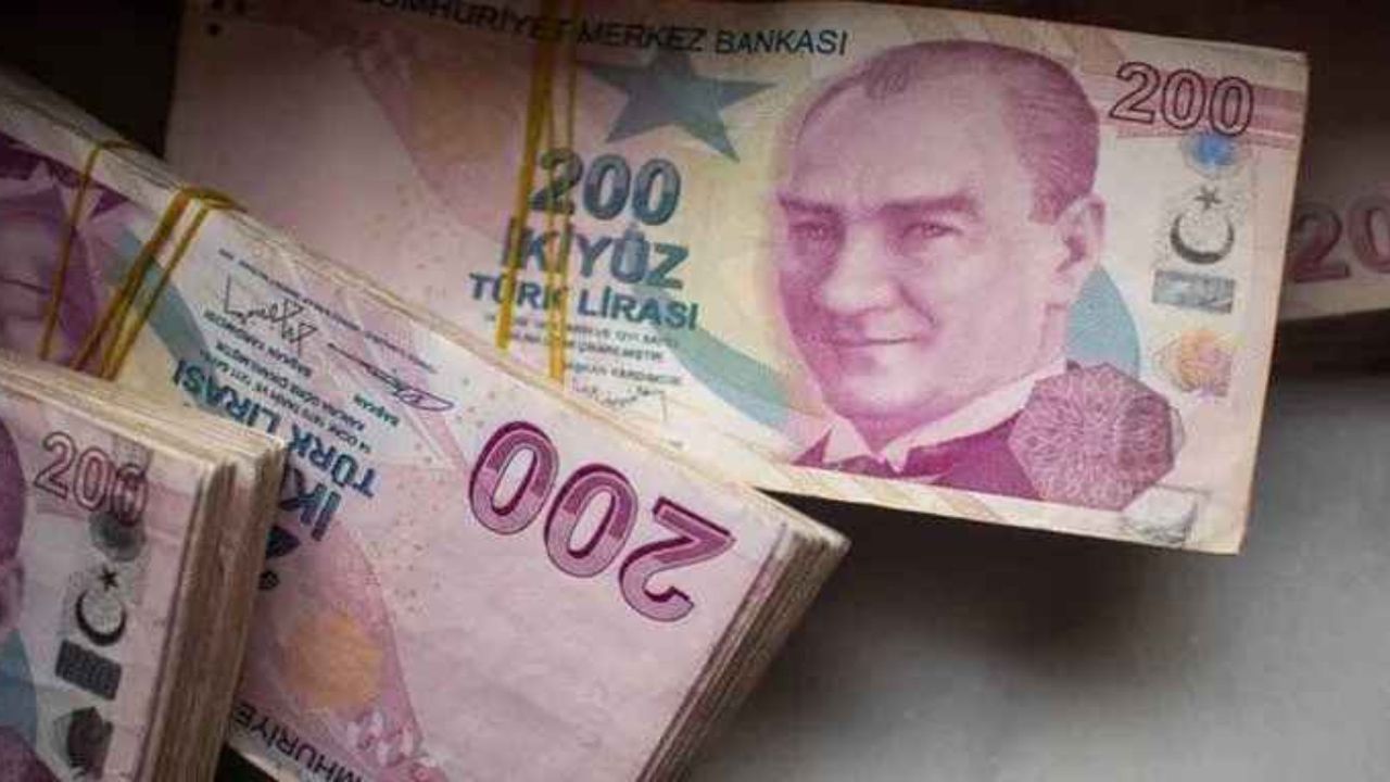 Emeklilere tek seferde 19 bin 500 TL nakit ödeme! O banka yüzleri güldürdü