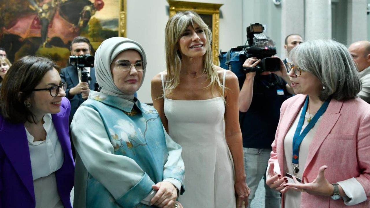 Emine Erdoğan, İspanya Başbakanı Sanchez'in eşi Maria Begona Prado Müzesi'ni gezdi