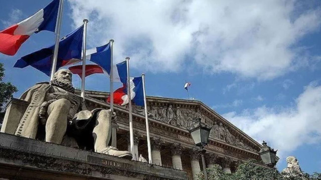 Fransa erken seçime gidiyor! Anketlere göre aşırı sağ parti birinci...