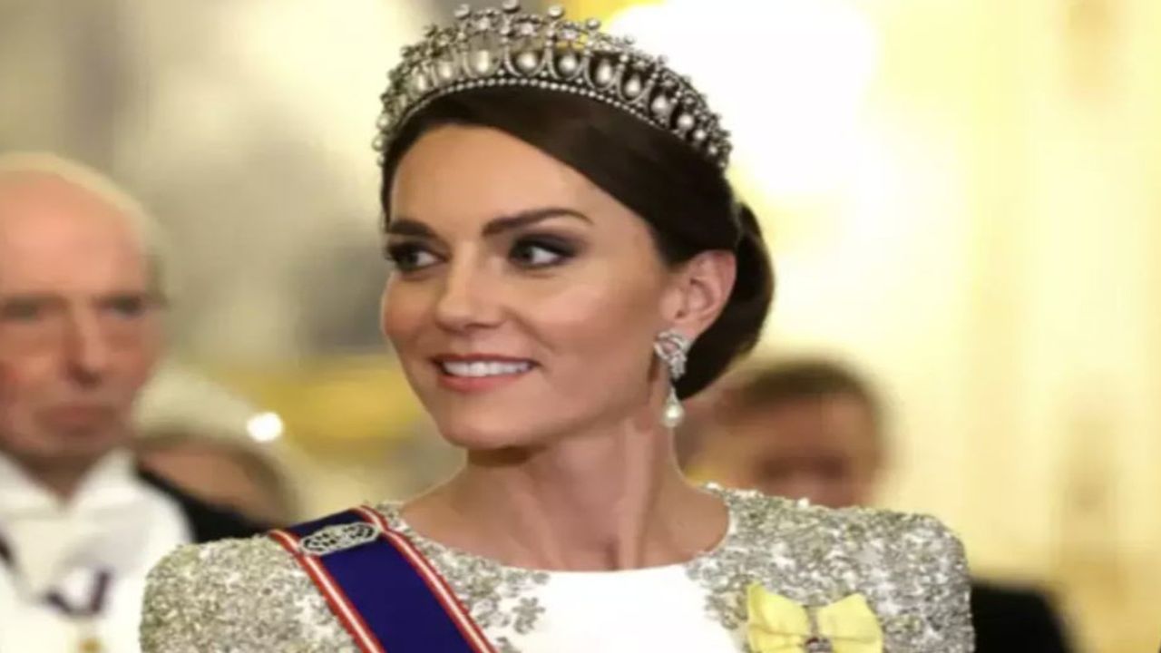 Galler Prensesi Kate Middleton, kansere karşı verdiği mücadele sonrası ilk kez halkın karşısına çıktı