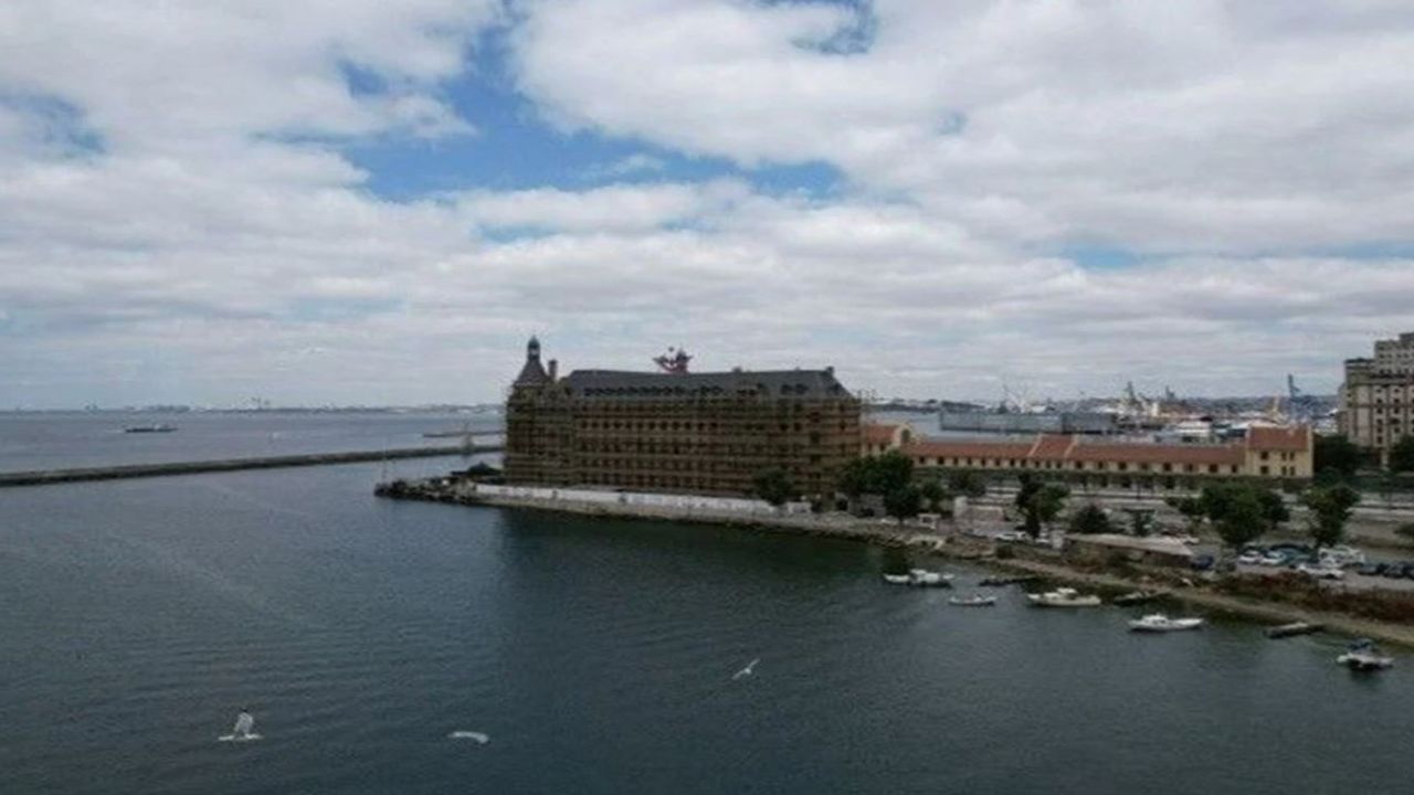 Haydarpaşa Garı restorasyonunda yeni aşama! Örtüler kaldırıldı...