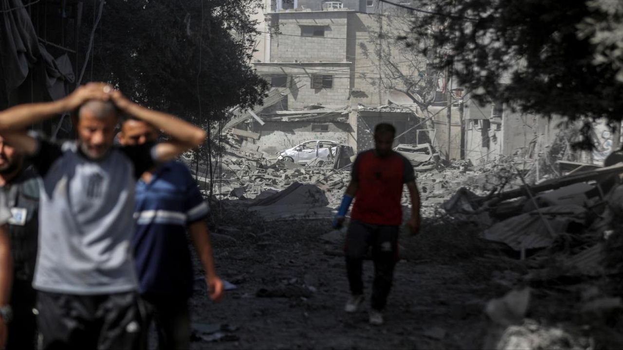 İsrail durmuyor! Gazze'ye düzenlediği son saldırıda çoğu çocuk en az 12 Filistinli yaşamını yitirdi