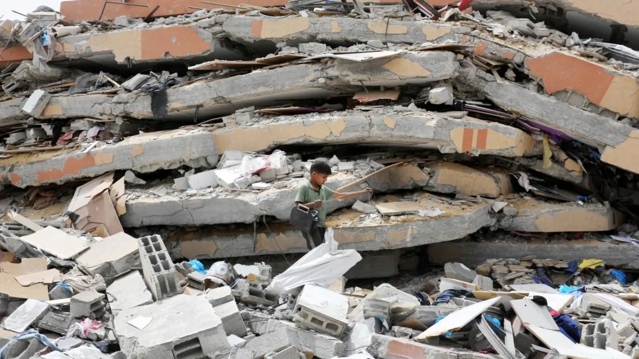 İsrail'in Gazze'ye düzenlediği saldırılarda hayatını kaybedenlerin sayısı 37 Bin 877'ye ulaştı