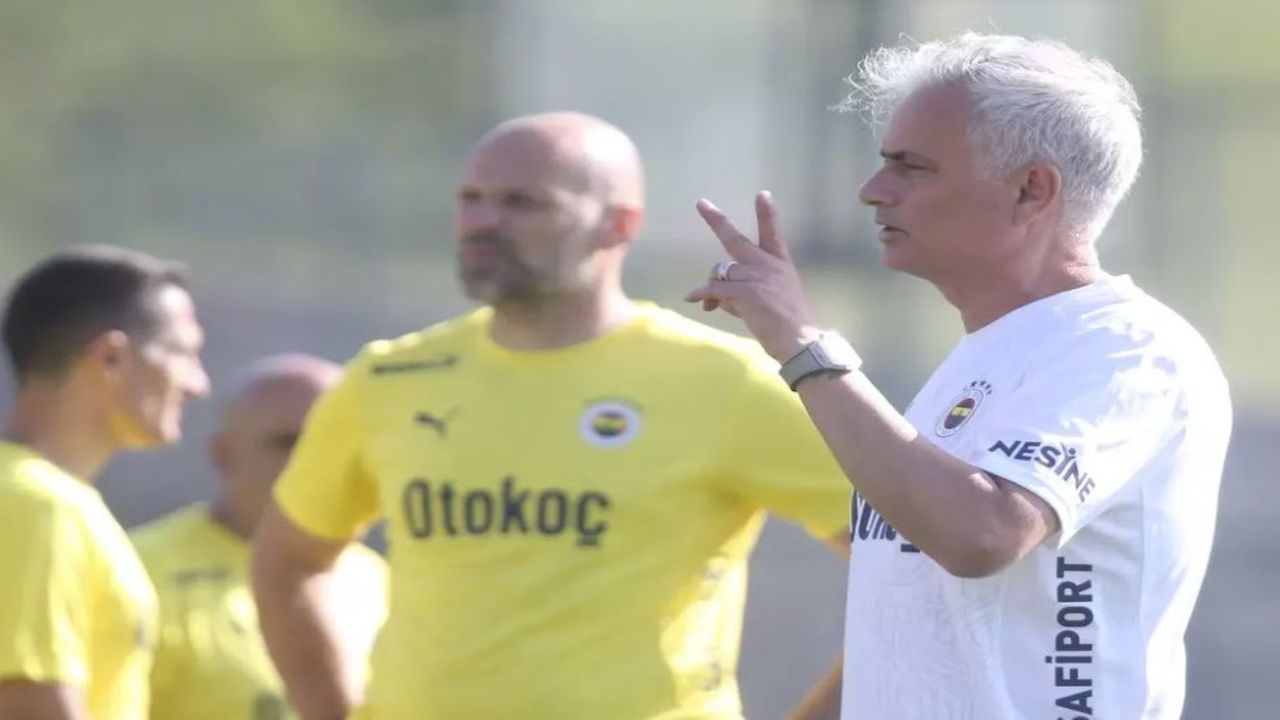 Jose Mourinho'nun Fenerbahçe'de ilk idmanında kadro planı ortaya çıktı