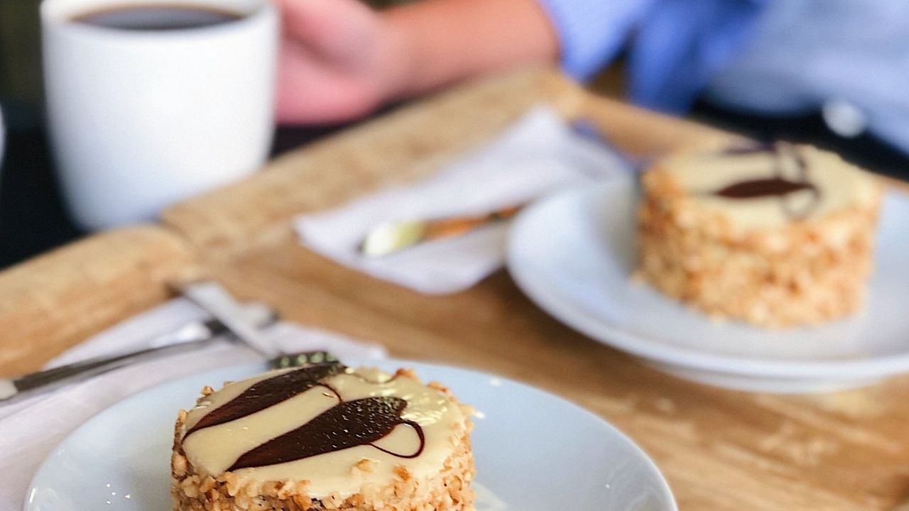 Kahvenin yanında iyi gidiyor! Evde latte pasta yapmak aslında bu kadar kolaymış