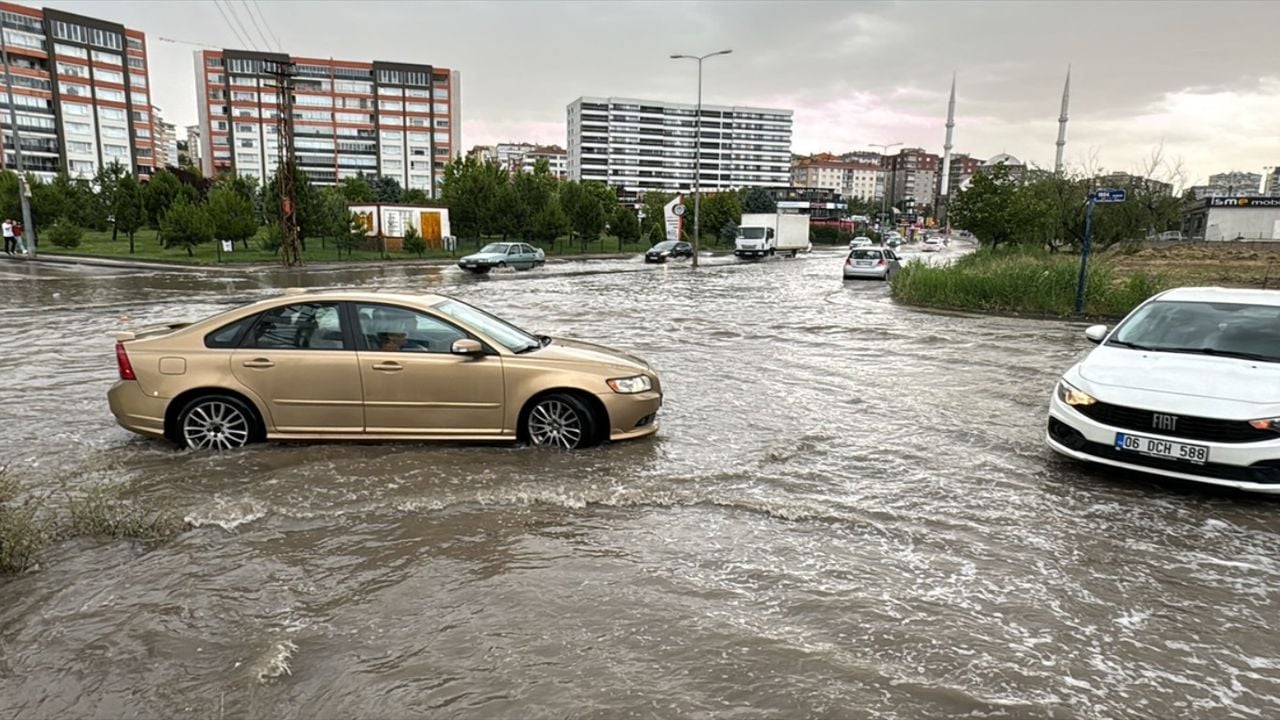 Meteoroloji'den Ankara için önemli sağanak ve fırtına uyarısı