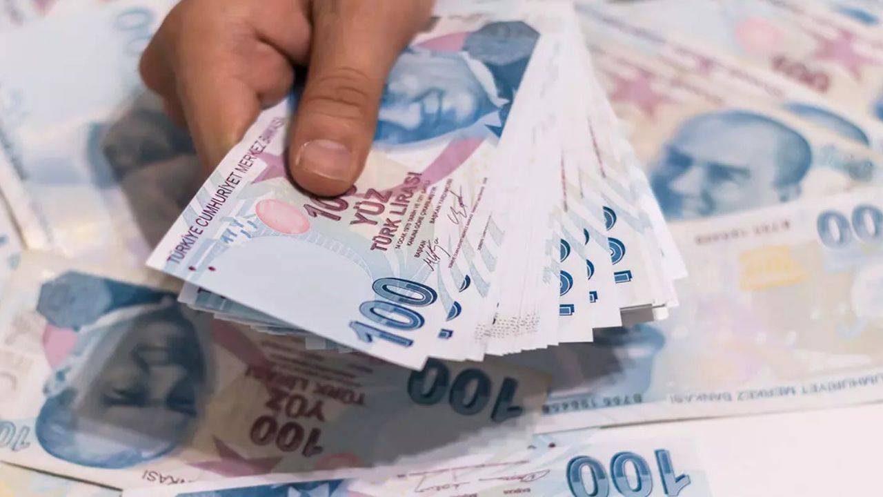 Nakde sıkışan emekliye 3 banka yetişti! 30.000 TL'ye kadar tek şartla ödeme verilecek