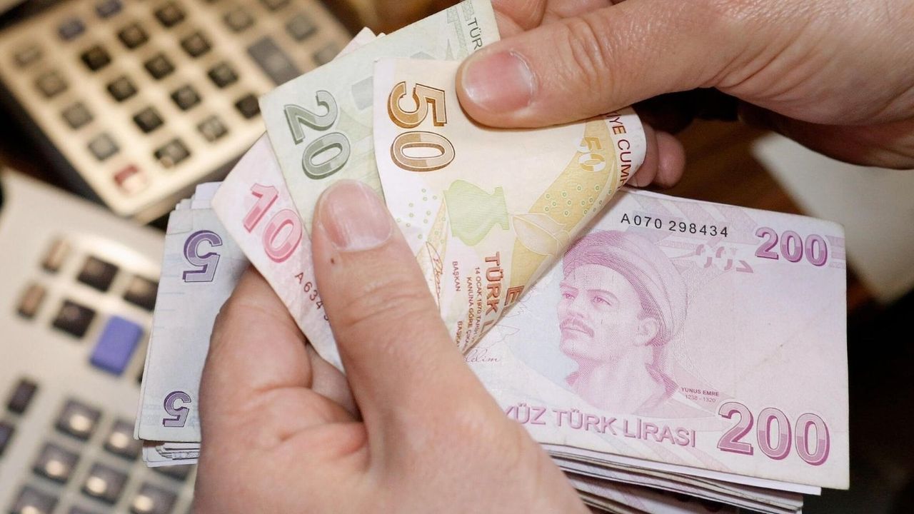 O bankadan emekli maaşı alan yaşadı! Tek başvuruyla 16.700 TL nakit avans hazır!