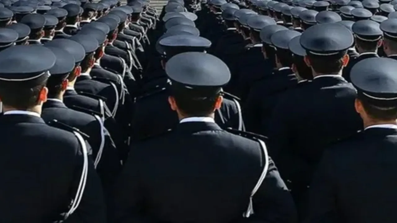 Polis olma hayali kuranlara müjde! En az lise mezunu binlerce polis alımı şartları açıklandı!