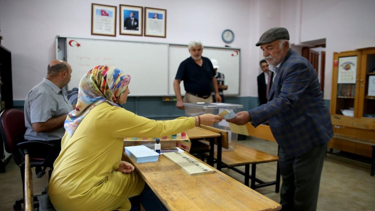 YSK'nın kararıyla 3 ilçe ve 4 beldede seçimler yenileniyor! Oy kullanımı başladı