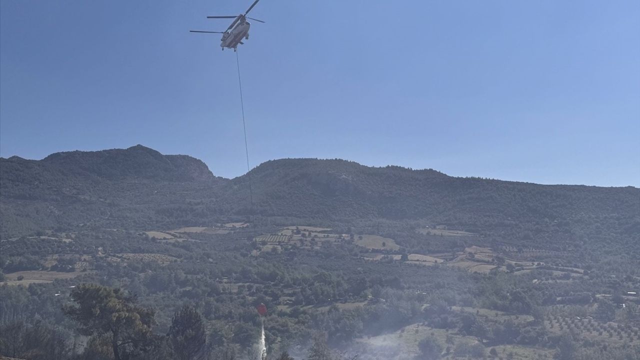 Adana'daki Orman Yangınına Müdahale Devam Ediyor