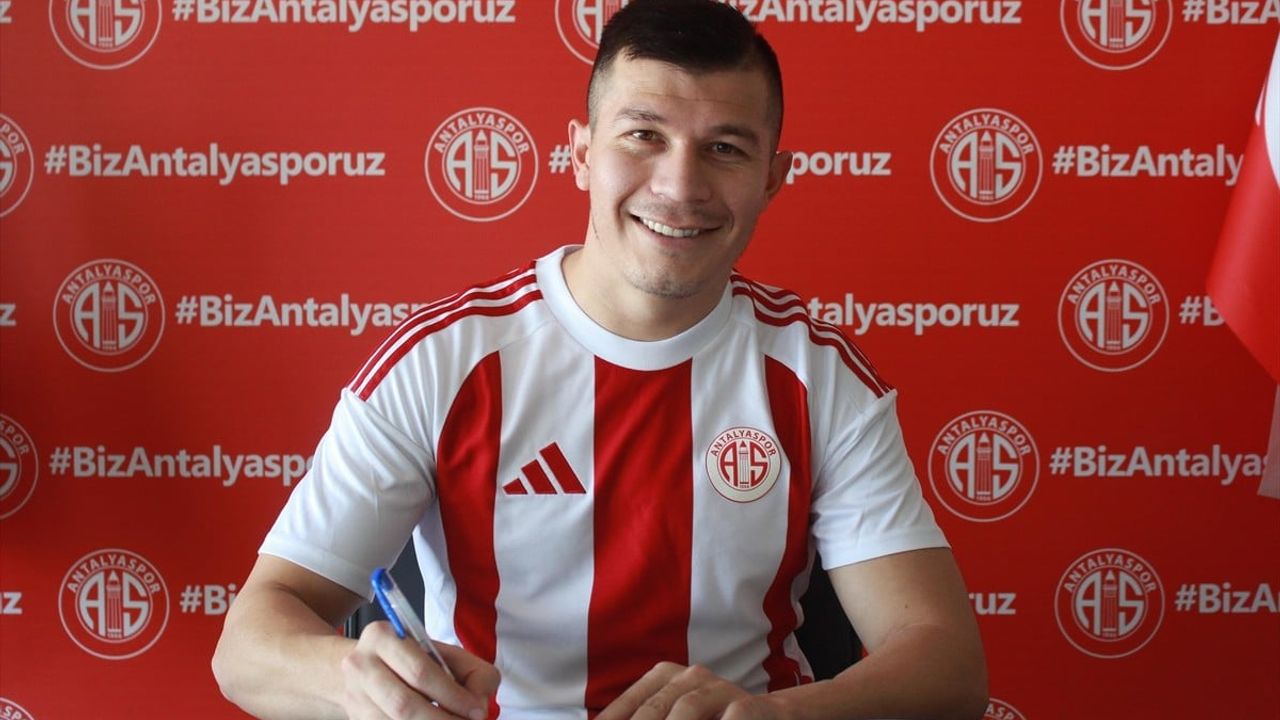 Antalyaspor'dan Paraguaylı Forvet Samudio Transferi