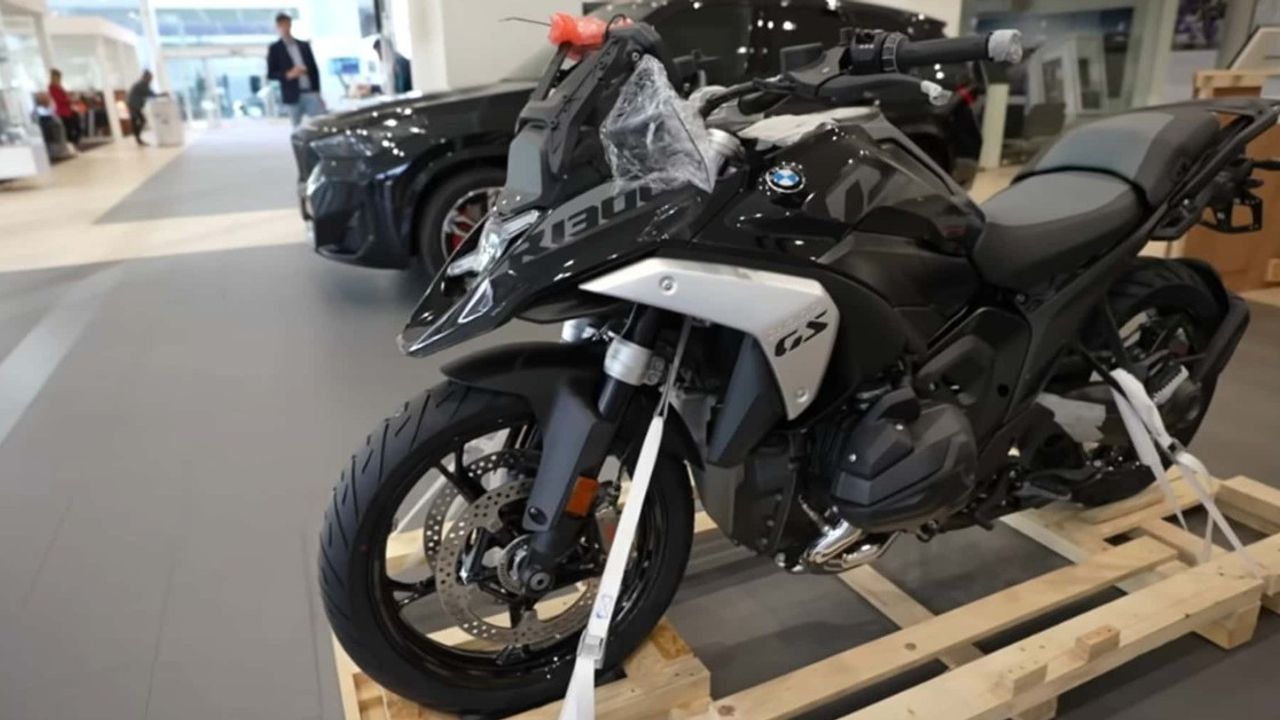 BMW R 1300'ye binen motor sahipleri eski motorlarını satışa çıkarıp bunu alıyor! Yok böyle bir motorsiklet!