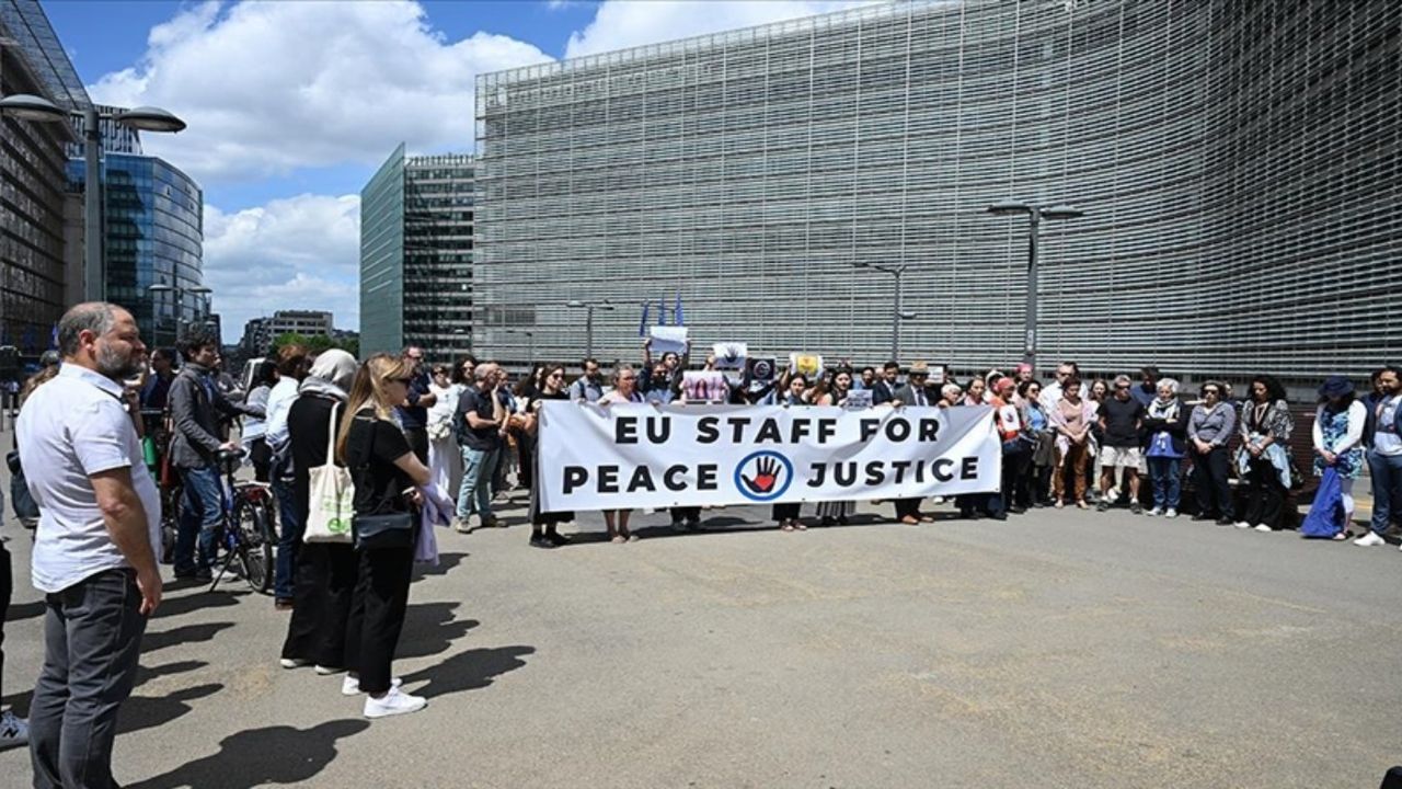 Brüksel'deki AB çalışanları, Gazze politikasını protesto etti!