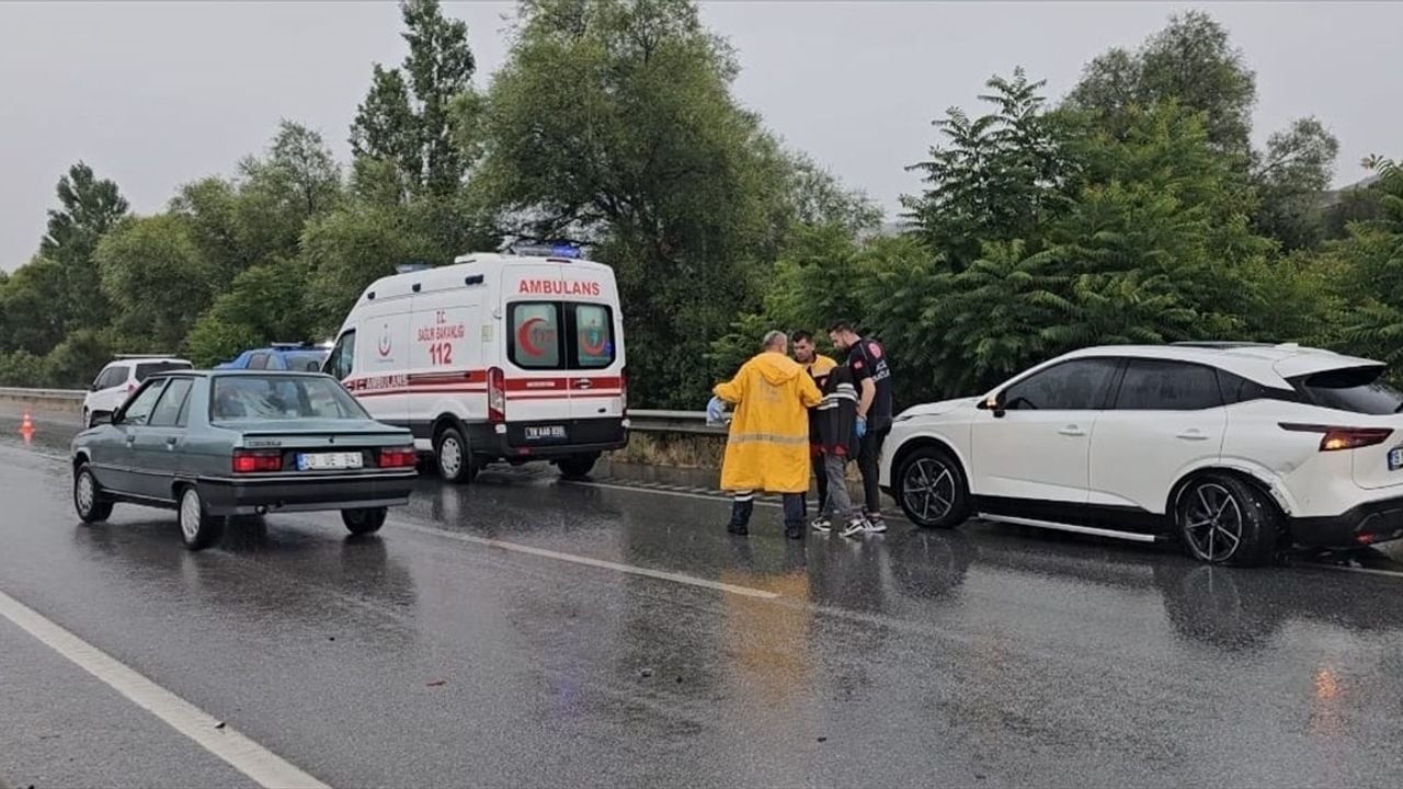 Çorum-Samsun Kara Yolunda İki Peş Peşe Kaza: 4 Yaralı