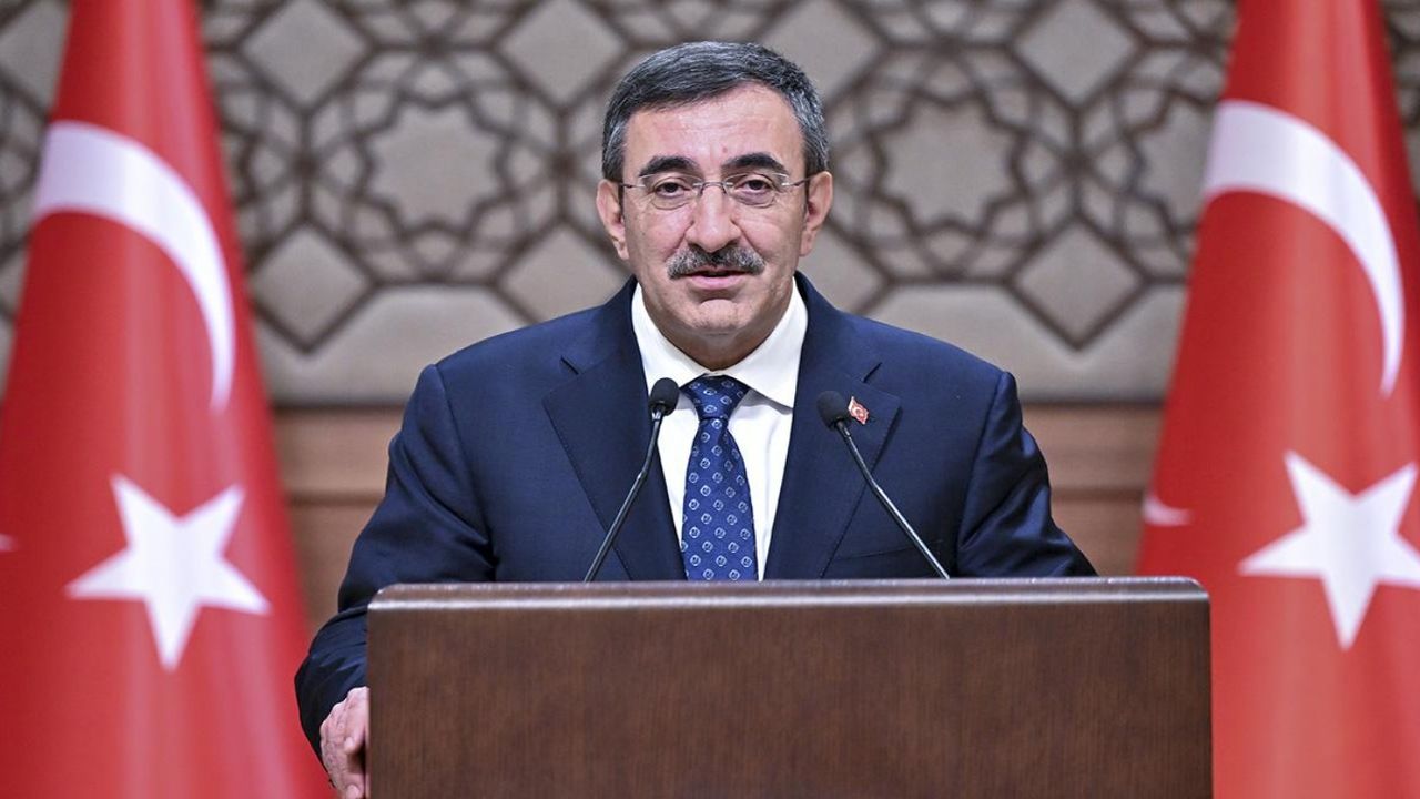 Cumhurbaşkanı Yardımcısı Cevdet Yılmaz'dan A Milli Futbol Takımına teşekkür: Tebrikler bizim çocuklar