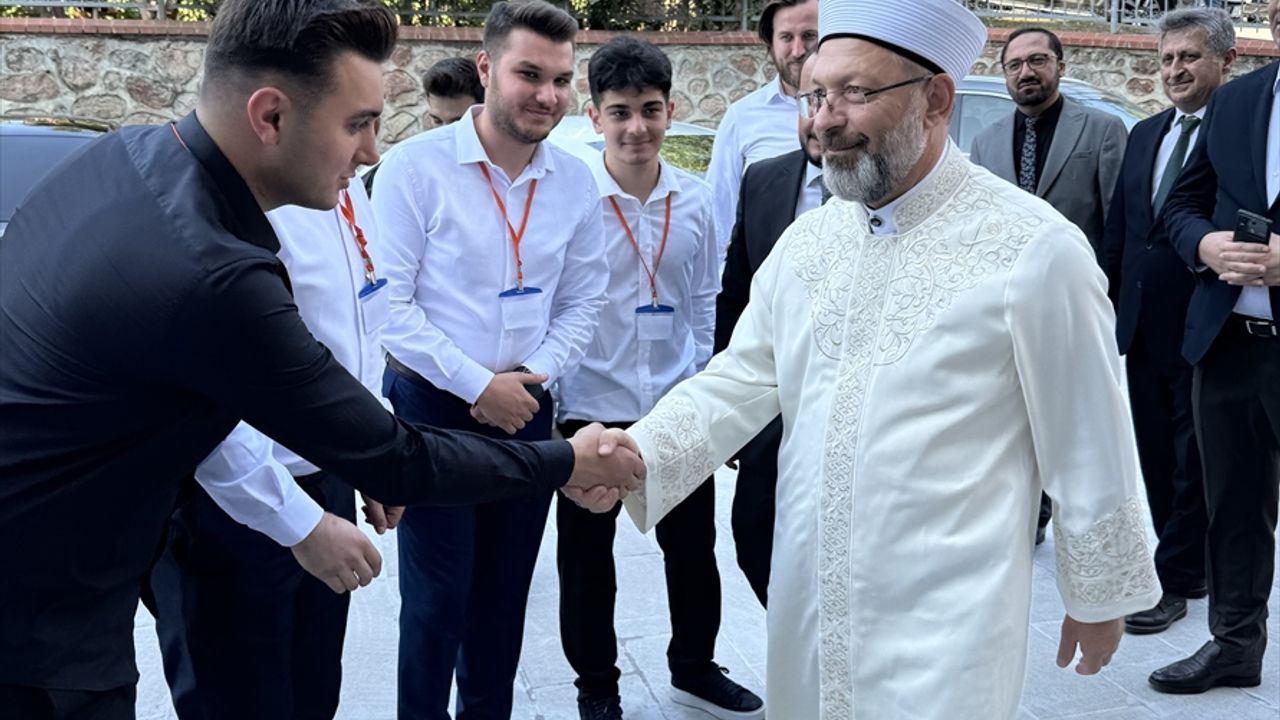 Diyanet İşleri Başkanı Erbaş, Kocaeli'de hafızlık icazet törenine katıldı