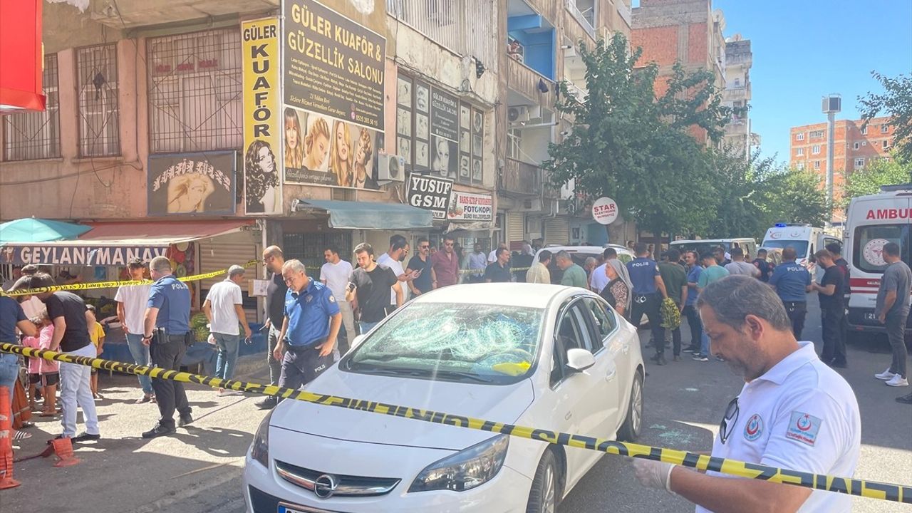 Diyarbakır'da Aileler Arasında Kavga: 1 Ağır Yaralı