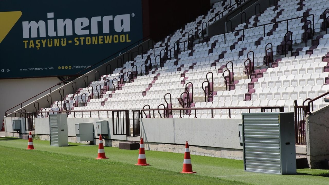 Elazığ Atatürk Stadyumu'nda Sıcaklıkla Mücadele: Fan Sistemi Kuruldu