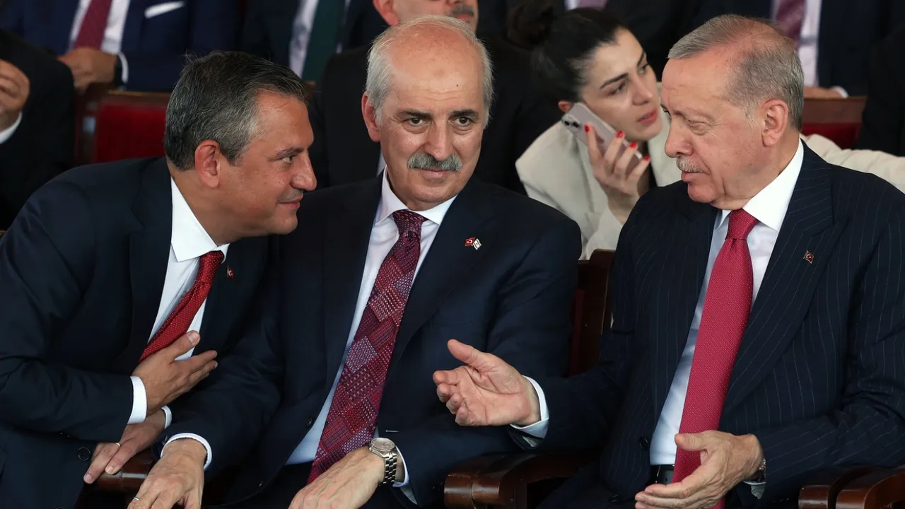 Erdoğan KKTC'de Miçotakis'e laf attı: Herhalde bize sataşmazsın! 