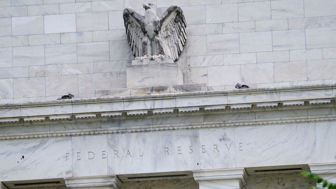 Fed tutanakları: Faiz indirimi için daha fazla olumlu veriye ihtiyaç var