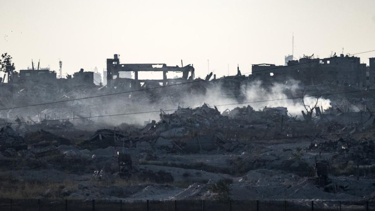 İsrail'in Gazze'nin kuzeybatısına yönelik bombardımanında 3 Filistinli hayatını kaybetti