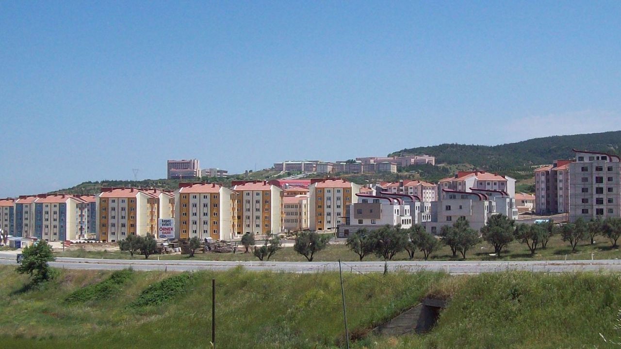 İstanbul, Ankara, İzmir'de evi olmayanlara müjde! TOKİ düşük taksitle konut müjdesi verdi!