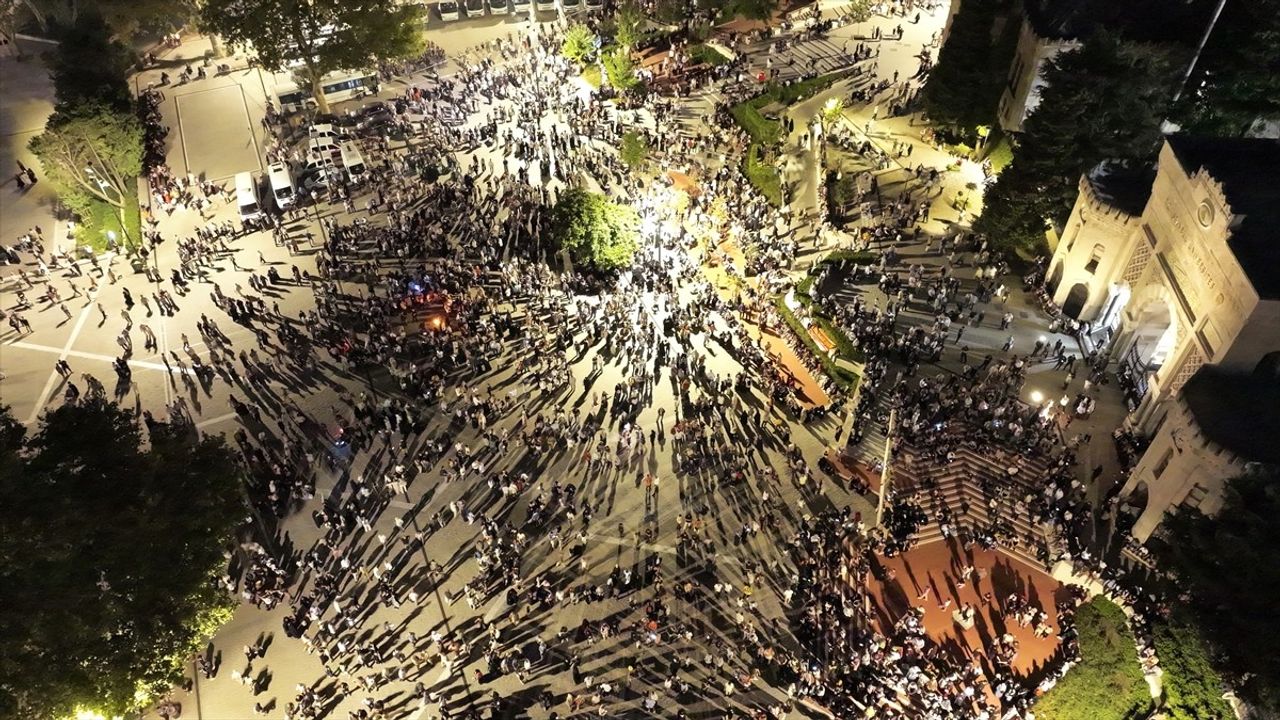 İstanbul'da İsmail Heniyye Suikastına Protesto Yürüyüşü Düzenlendi