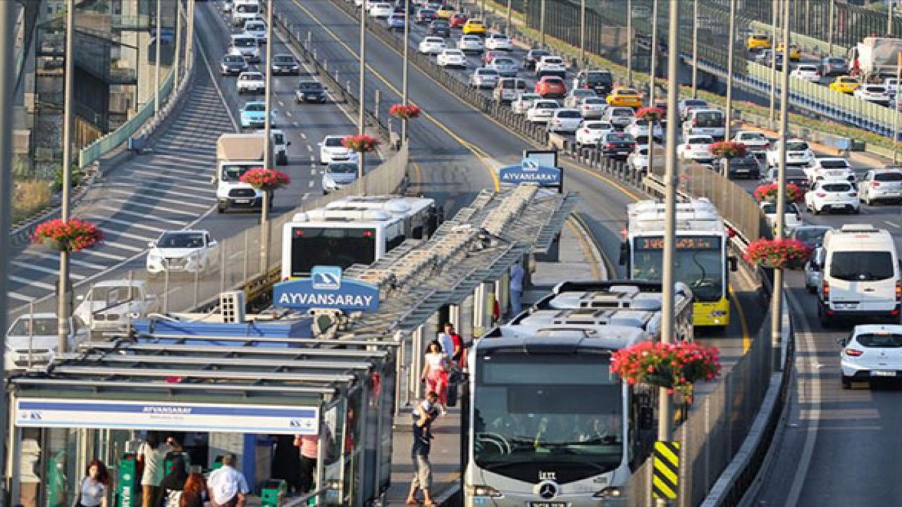 İstanbullulara ücretsiz toplu ulaşım müjdesi: Gün boyu bedava olacak