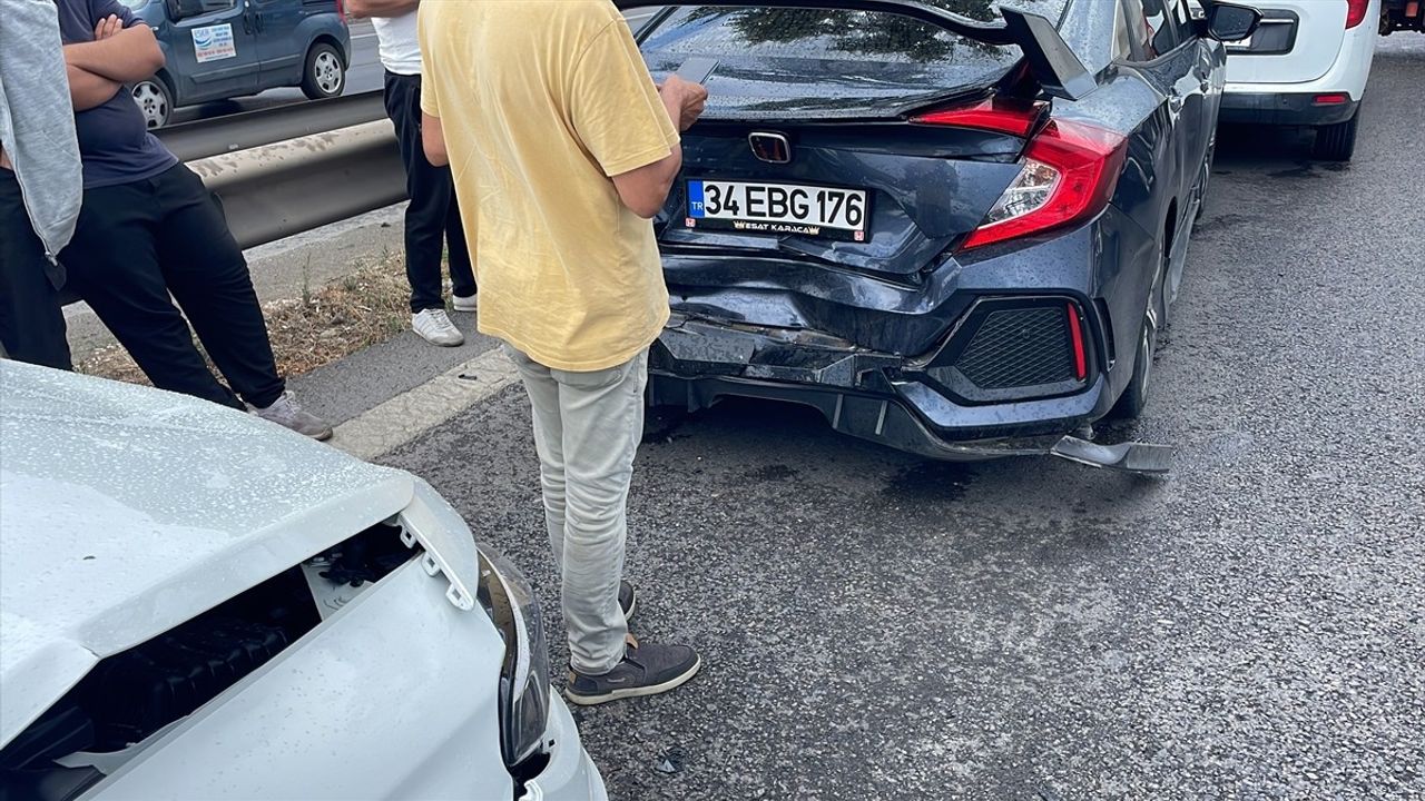 Kartal'da Zincirleme Trafik Kazası: D-100 Kara Yolunda Yoğunluk