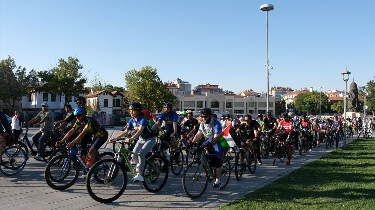 Konya'da Filistin İçin Pedal Çeviren Öğrenciler