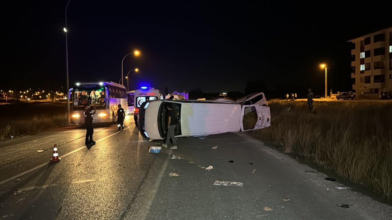 Kütahya'daki Zincirleme Trafik Kazasında Bir Ölü, Sekiz Yaralı