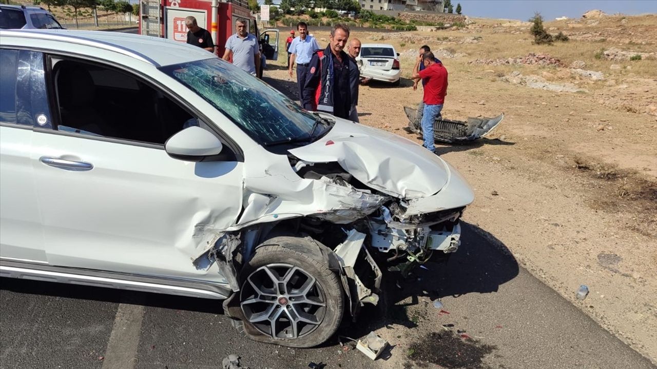 Mardin'de Trafik Kazası: 5 Yaralı