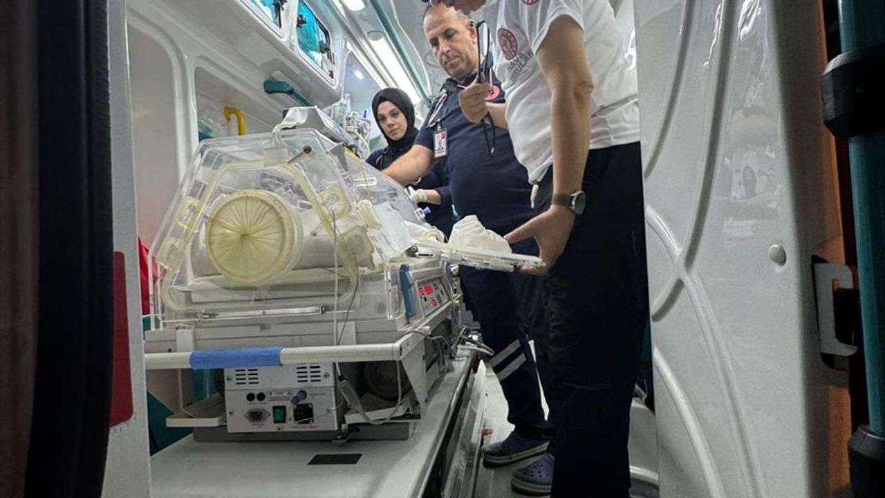 Mardin'den Konya'ya Ambulans Uçakla Bebek Sevk Edildi