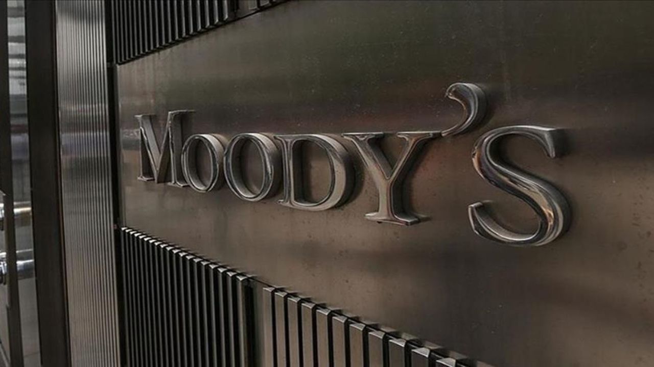 Moody's Türkiye'nin kredi notunu "B3"ten "B1"e yükseltti